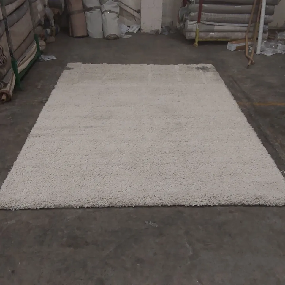 QUALITY DESIGNER FLUFFY RUG - APPROXIMATELY 320 x 240cm
