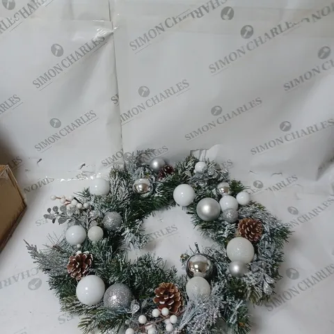 HOME REFLECTIONS PRE-LIT WREATH 
