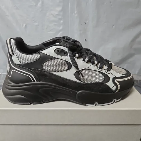 BOXED PAIR OF CLEENS PULSE RUNNER SILVER BULLET TRAINERS - UK 9