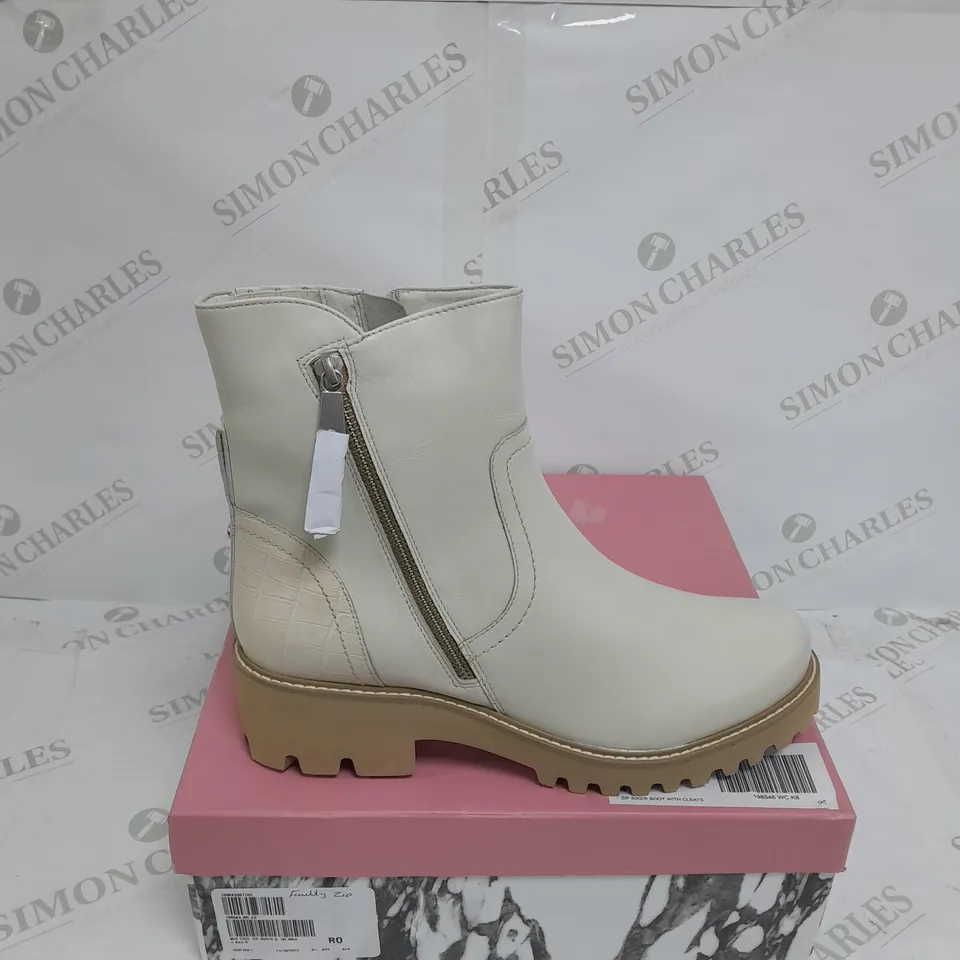MODA IN PELLE ZIPSTER LEATHER BOOT - SIZE 8