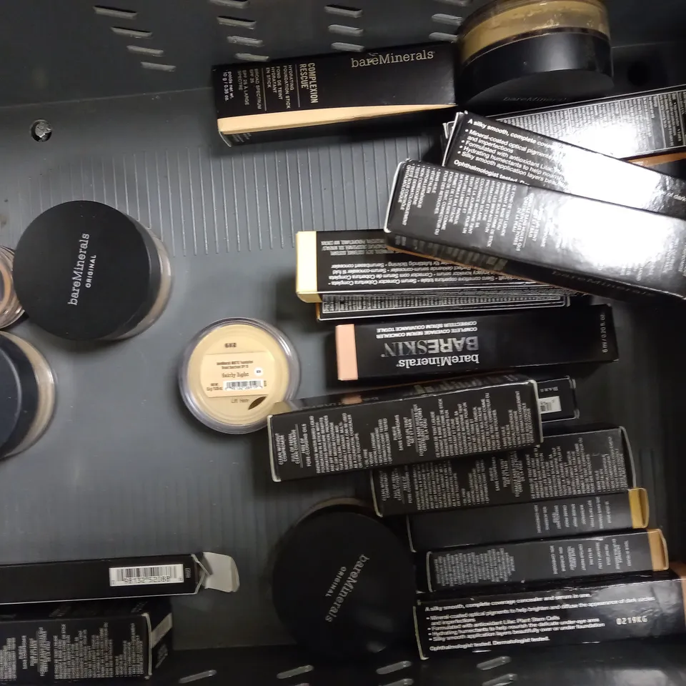 LOT OF APPROXIMATELY 20 BAREMINERALS FACE MAKE UP ITEMS