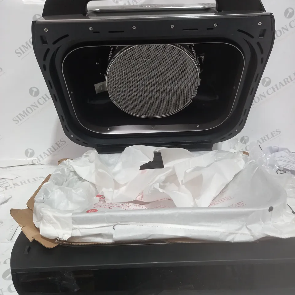 BOXED NINJA FOODI MAX HEALTH GRILL & AIR FRYER WITH AUTO IQ AG551UK
