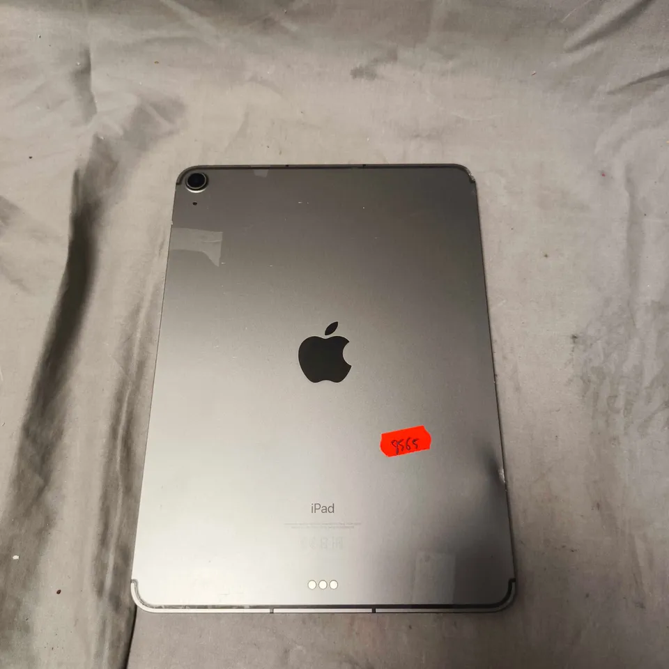 APPLE IPAD TABLET - A2072