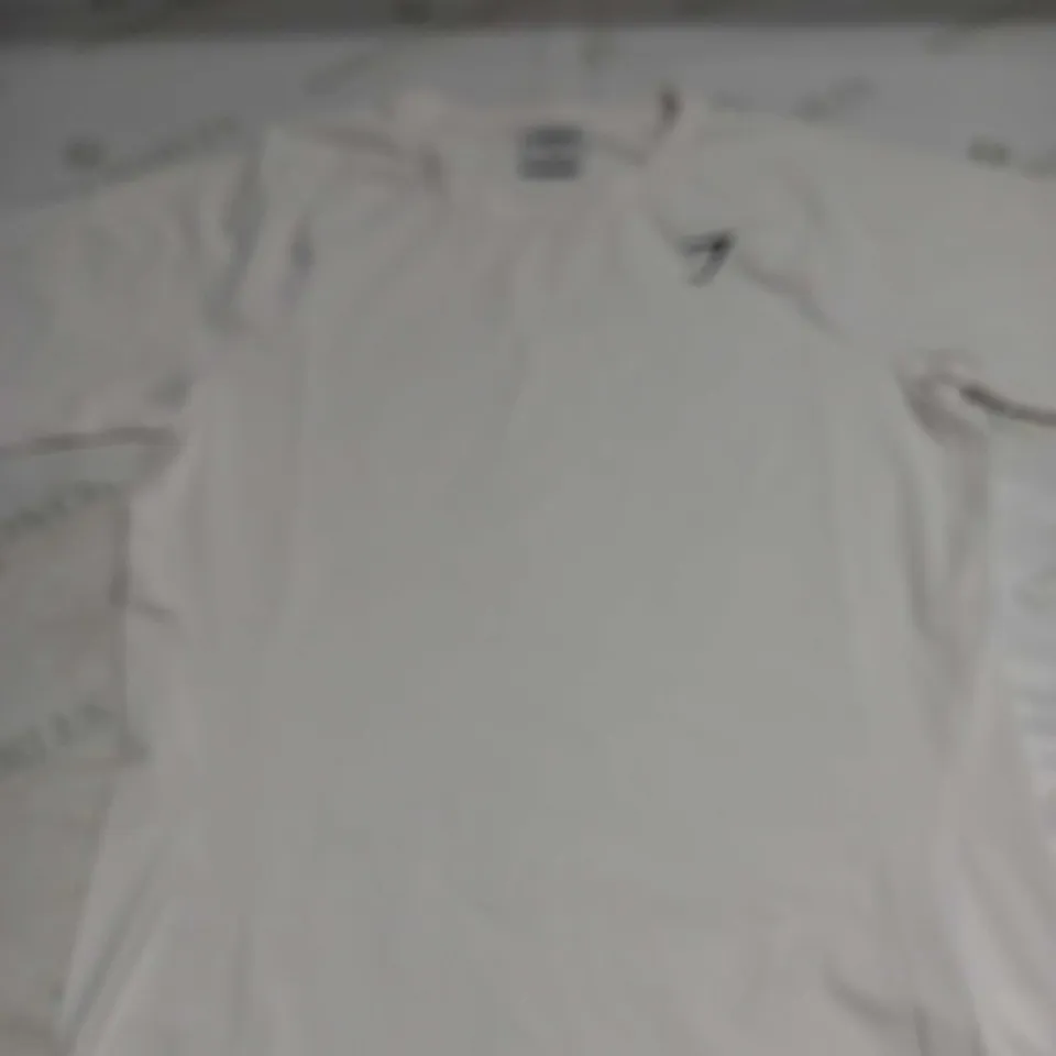 GYMSHARK TRAINING SHIRT SIZE XL