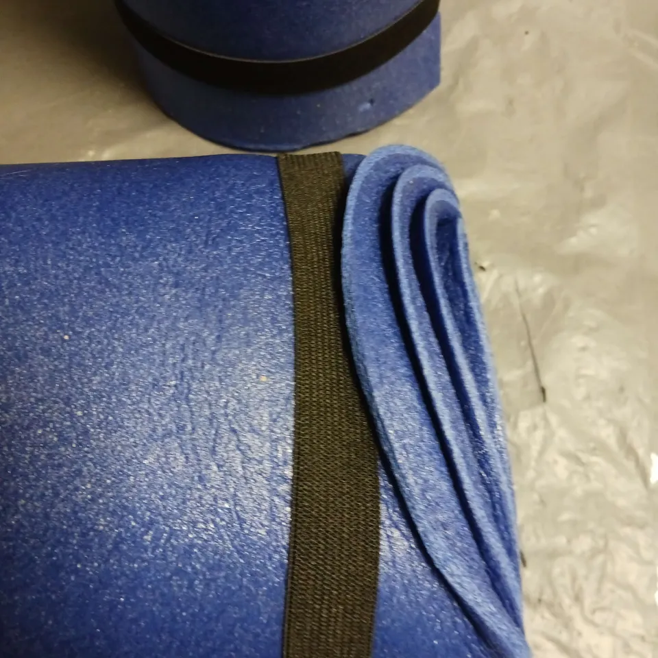 SET OF 2 MOUNTAIN WAREHOUSE ROLL MATS IN BLUE 