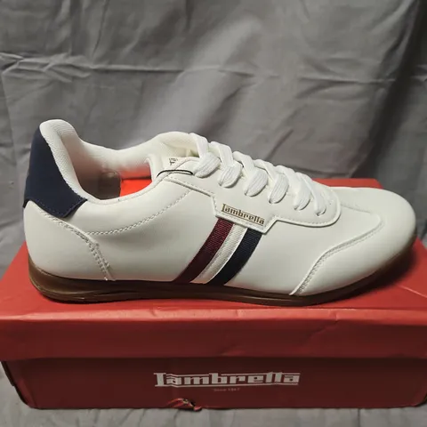 BOXED LAMBRETTA TACKLE SNEAKERS – WHITE/NAVY, UK 8 (EU 42) US 9