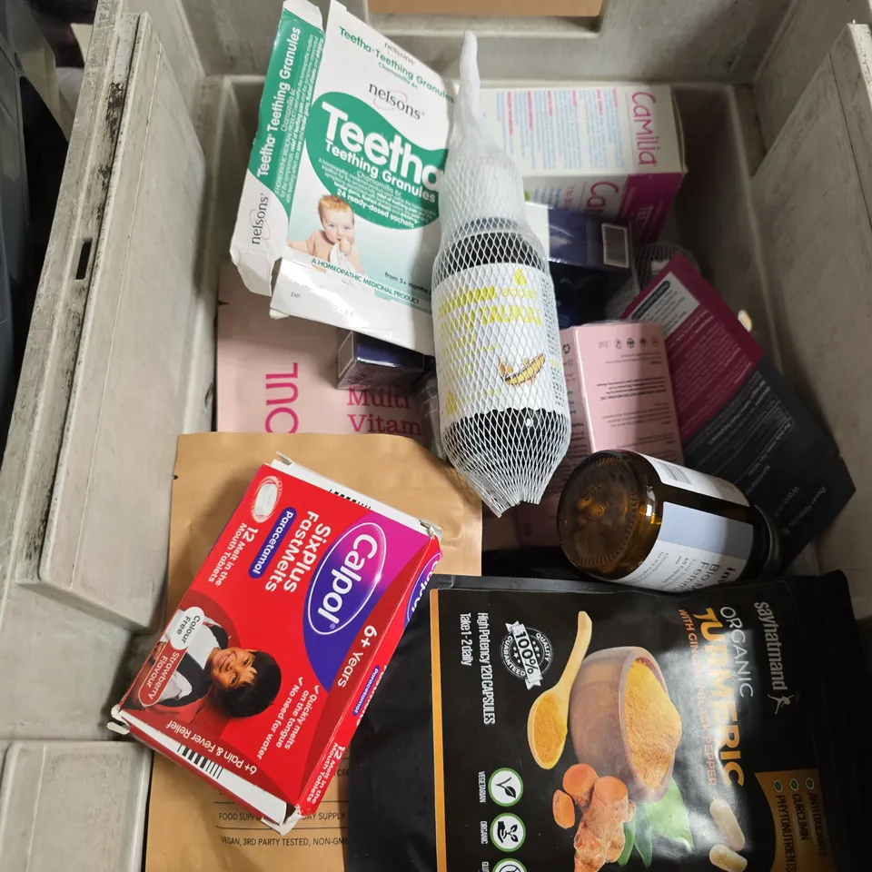 APPROXIMATELY 15 ASSORTED VITAMIN/HEALTH AID PRODUCTS TO INCLUDE HEALTHSPAN, CAMILIA TEETHING AND FREE SOUL