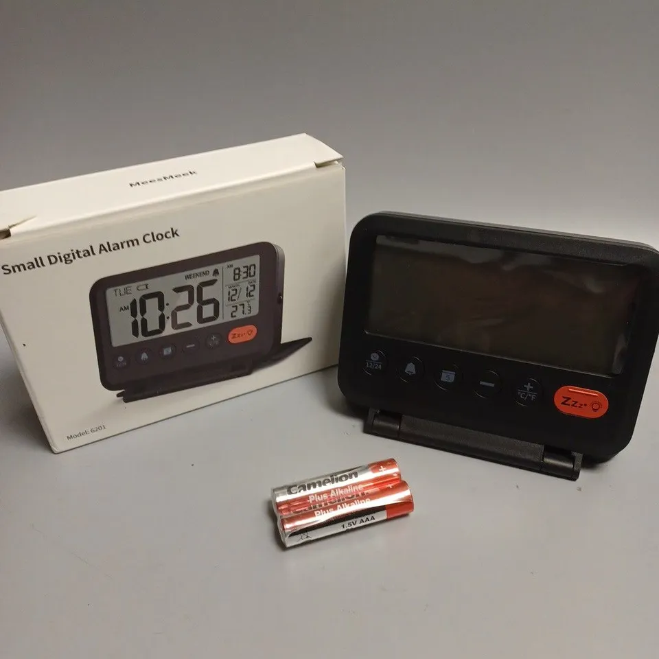 BOXED MEESMEEK 6201 PORTABLE DIGITAL ALARM CLOCK 