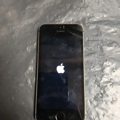 APPLE IPHONE SE (2016) – SILVER