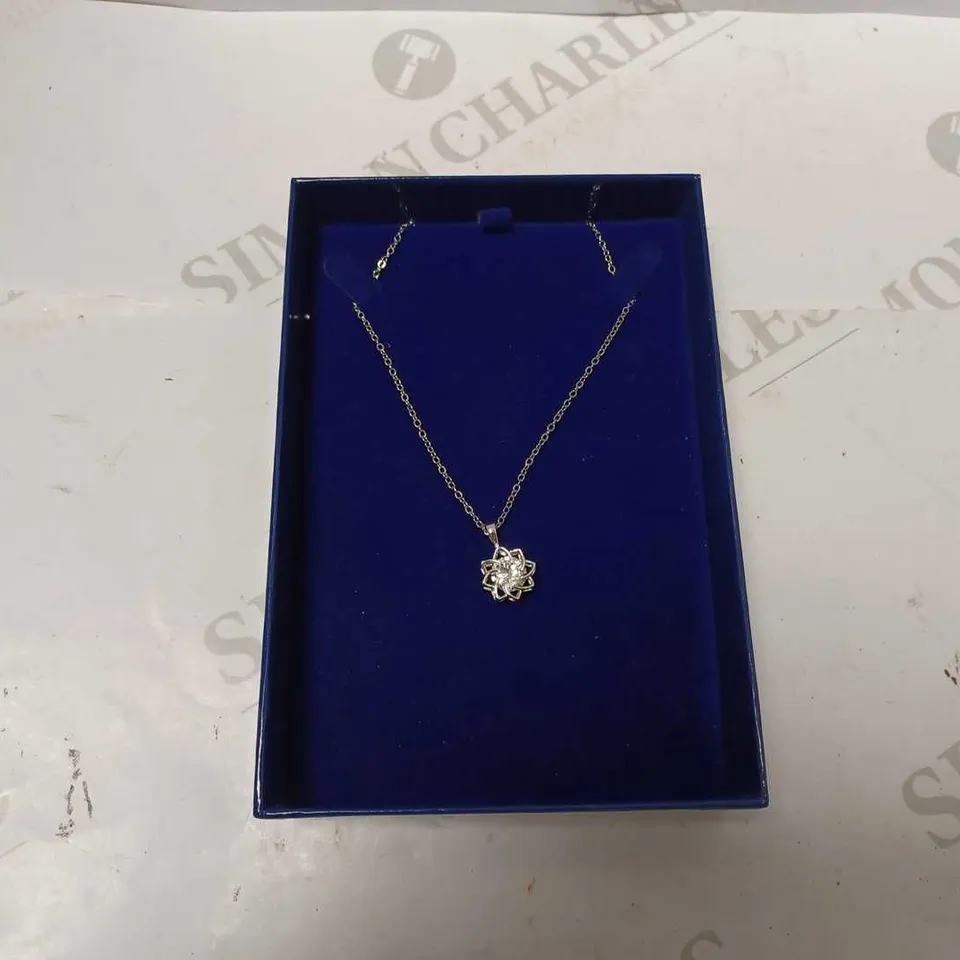 INDULGENCE SILVER EFFECT STAR PENDANT CHAIN LINK NECKLACE