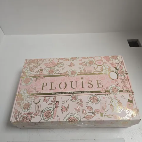 P LOUISE MAKE-UP MYSTERY BOX – PINK FLORAL PACKAGING