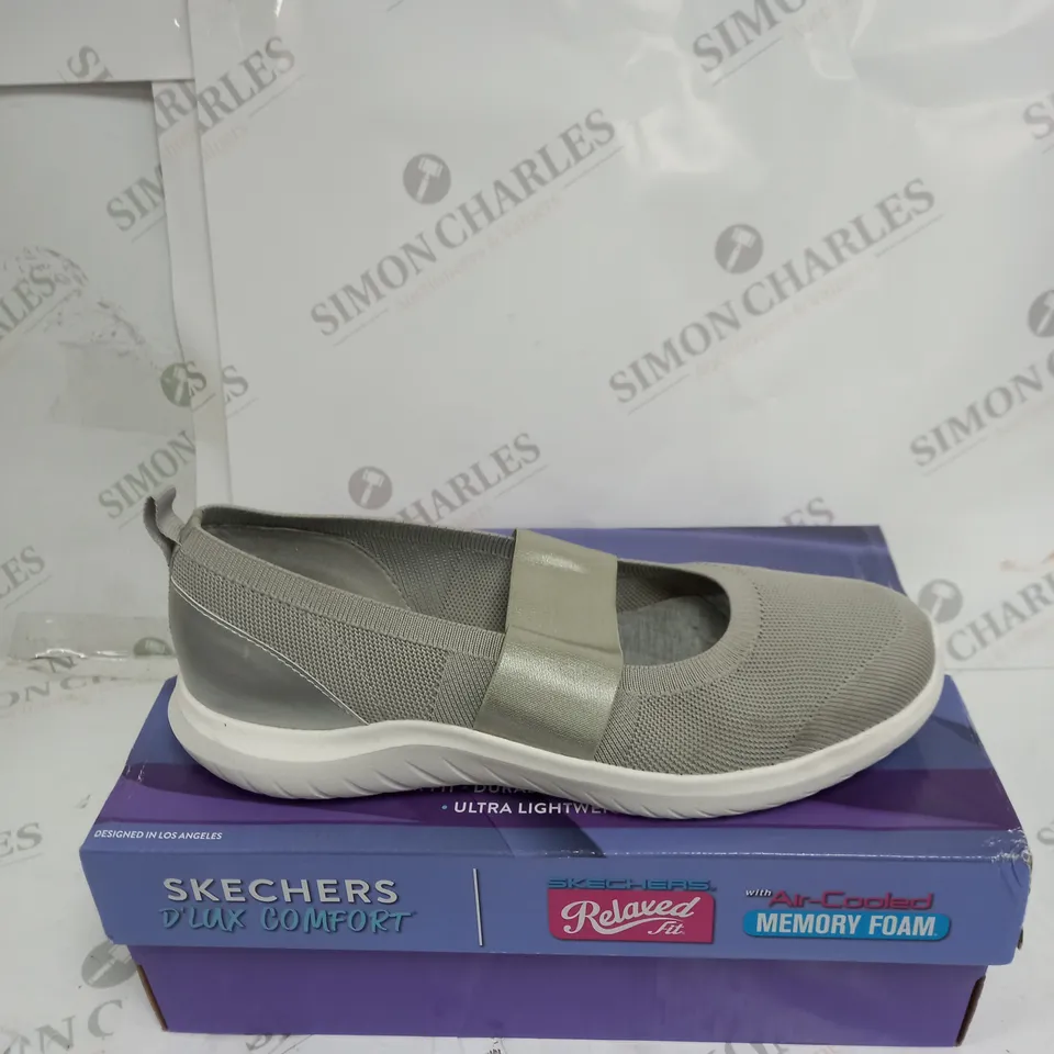 CLARKS NOVA BALERINA SHOES IN LIGHT GREY SIZE 8