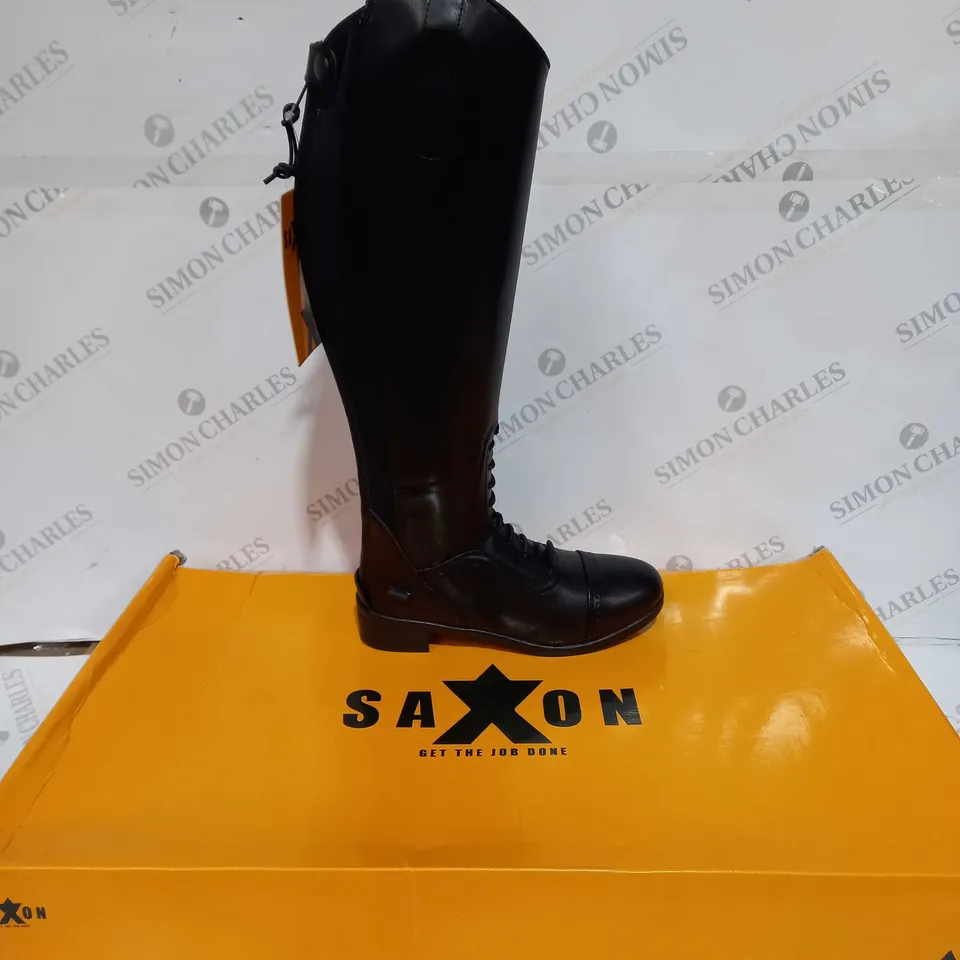 BOXED PAIR OF SAXON SYNTOVIA TALL FIELD BOOTS BLACK UK 4