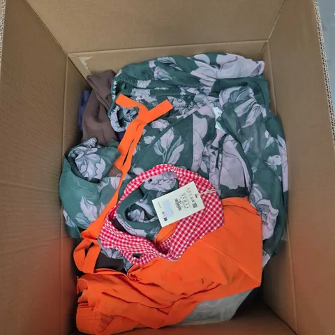 BOX OF APPROXIMATELY 25 ASSORTED CLOTHING ITEMS TO INCLUDE: ZARA BROWN JOGGERS