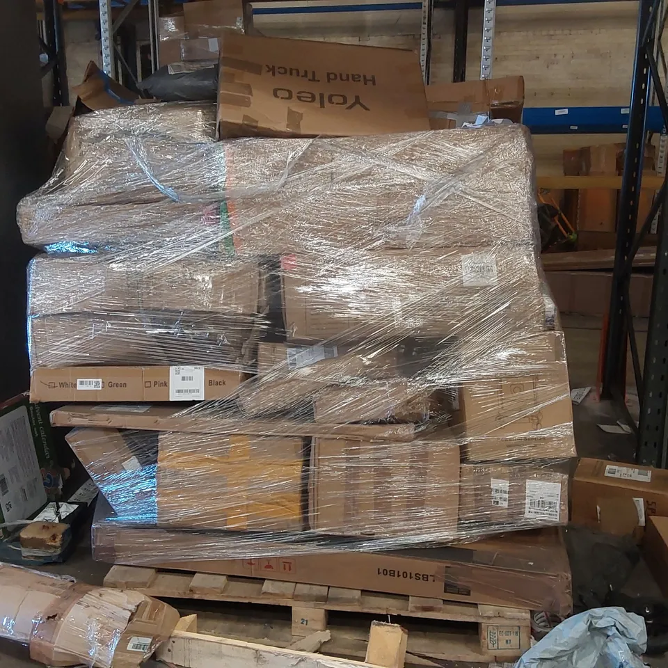 PALLET CONTAINING VARIOUS ASSORTED BOXED ITEMS TO INCLUDE: VACUUM CLEANER,  FUTON SOFA BED, SMART CAT LITTER BOX, SIDEBOARD ECT