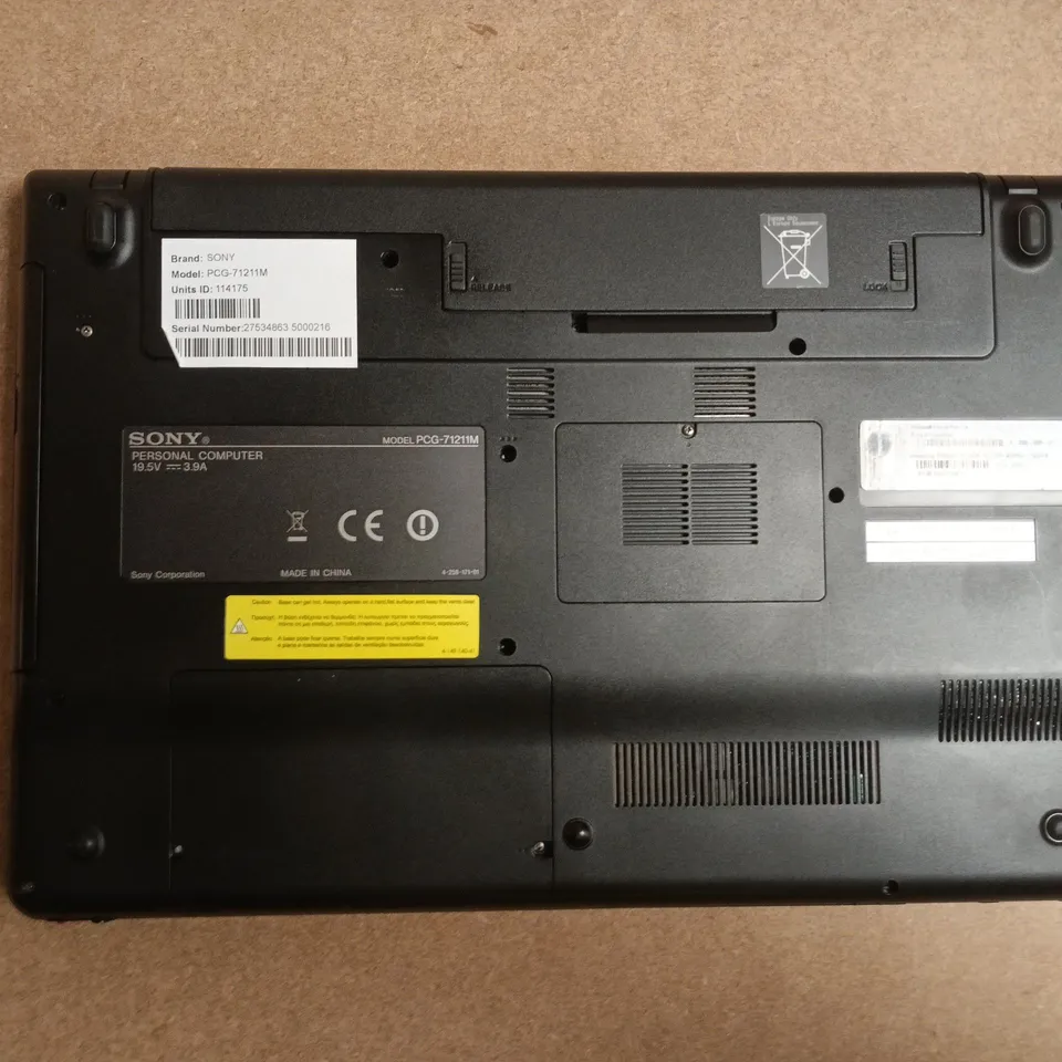 SONY PCG-71211M LAPTOP
