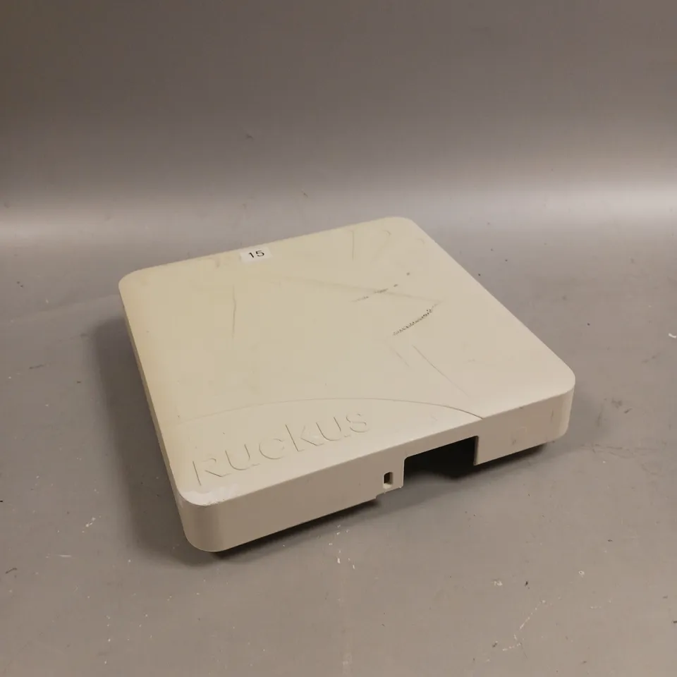 RUCKUS ZONEFLEX 7372 ACCESS POINT 
