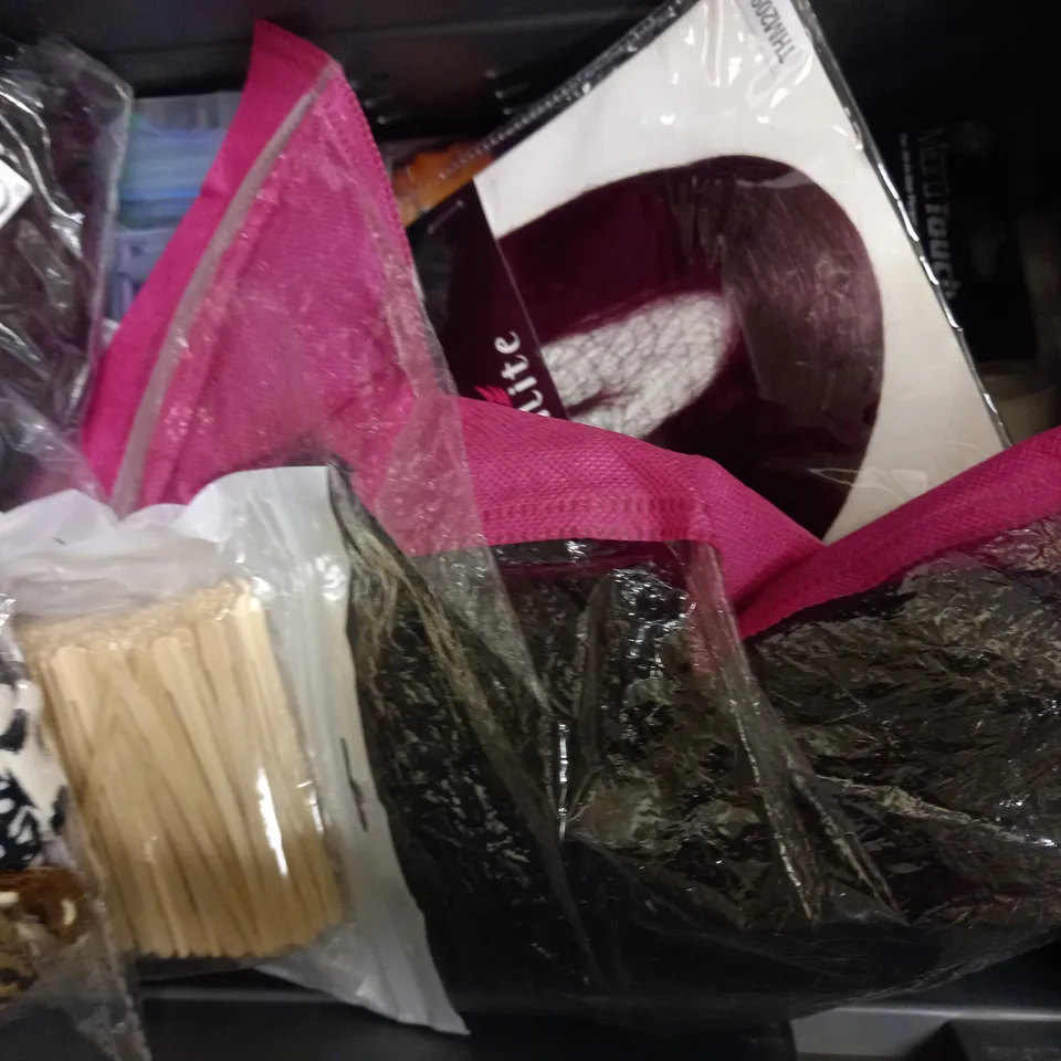 LOT OF APPROXIMATELY 12 ASSORTED HEALTH & BEAUTY ITEMS, TO INCLUDE WIGS, MICRO TOUCH MAX, HAIR BAND, ETC