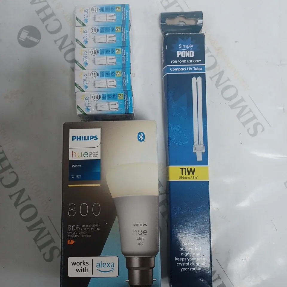 BOX OF APPROXIMATELY 25 ASSORTED LIGHT BULBS TO INCLUDE PHILIPS, OPUS, SIMPLY POND, ETC