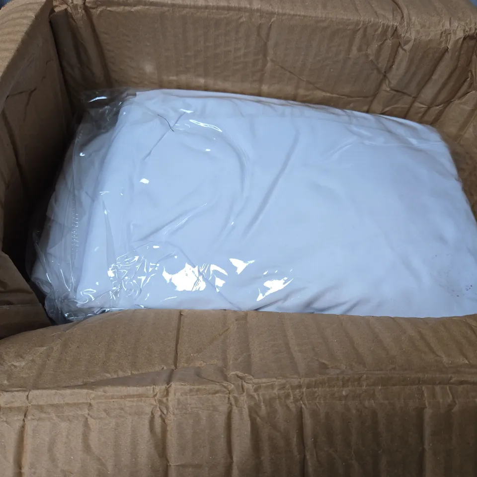 APPROXIMATELY 9 TOPAZ LUXE HOME COLLECTION DEEP FITTED SHEETS - WHITE, MICROFIBRE POLYESTER - SINGLE