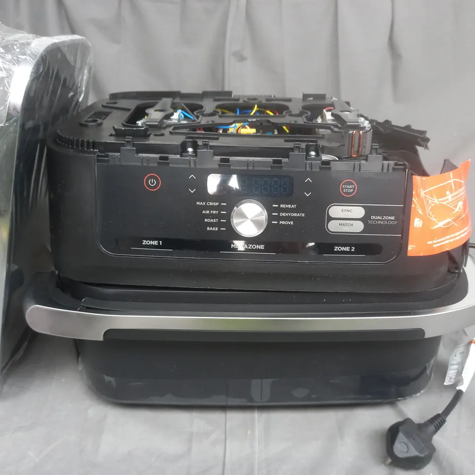 BOXED NINJA 10.4L FOODI FLEXDRAWER DUAL AIR FRYER AF500UK IN BLACK