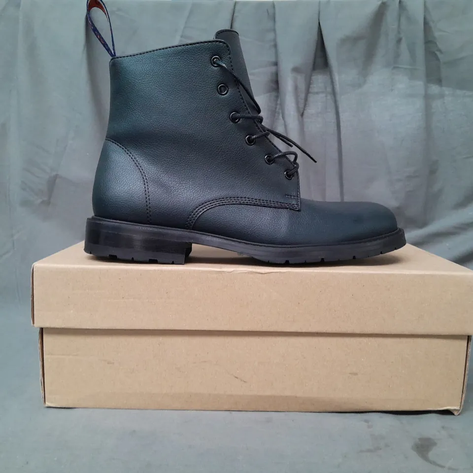 BOXED PAIR OF GOOD GUYS GO VEGAN ANKLE BOOTS IN BLACK SIZE EU 40