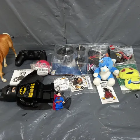 BOX OF ASSORTED TOYS AND GAMES TO INCUDE LEGO, BATMAN AND FIDGET SPINNER