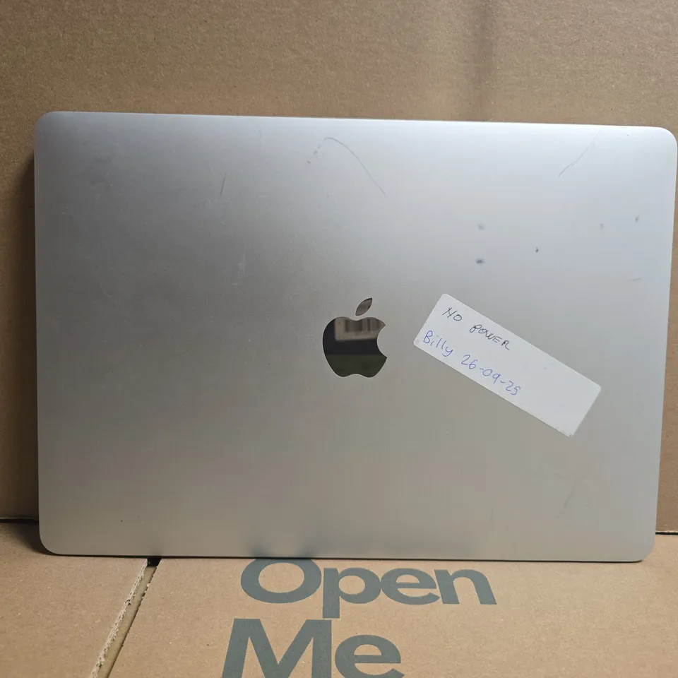 APPLE MACBOOK PRO (A2338)