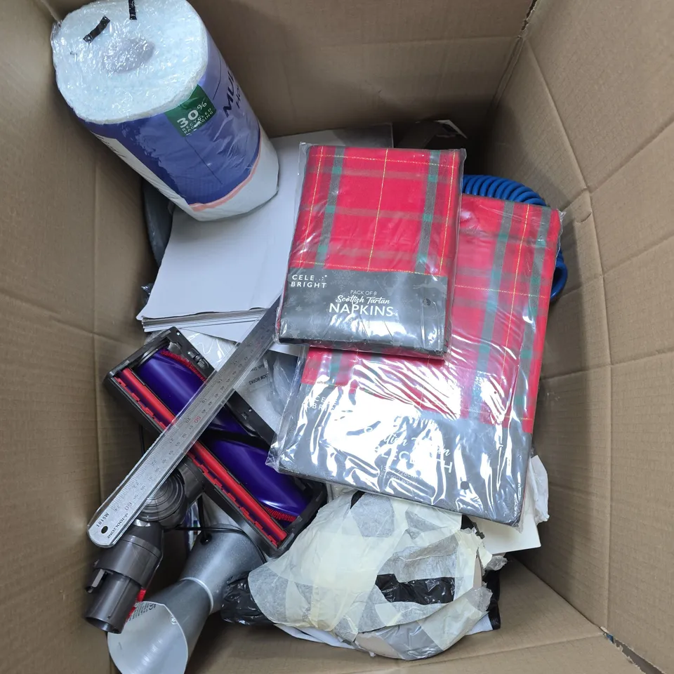 BOX OF APPROXIMATELY 20 ASSORTED ITEMS TO INCLUDE: MILK FROTHER AND METAL RULER