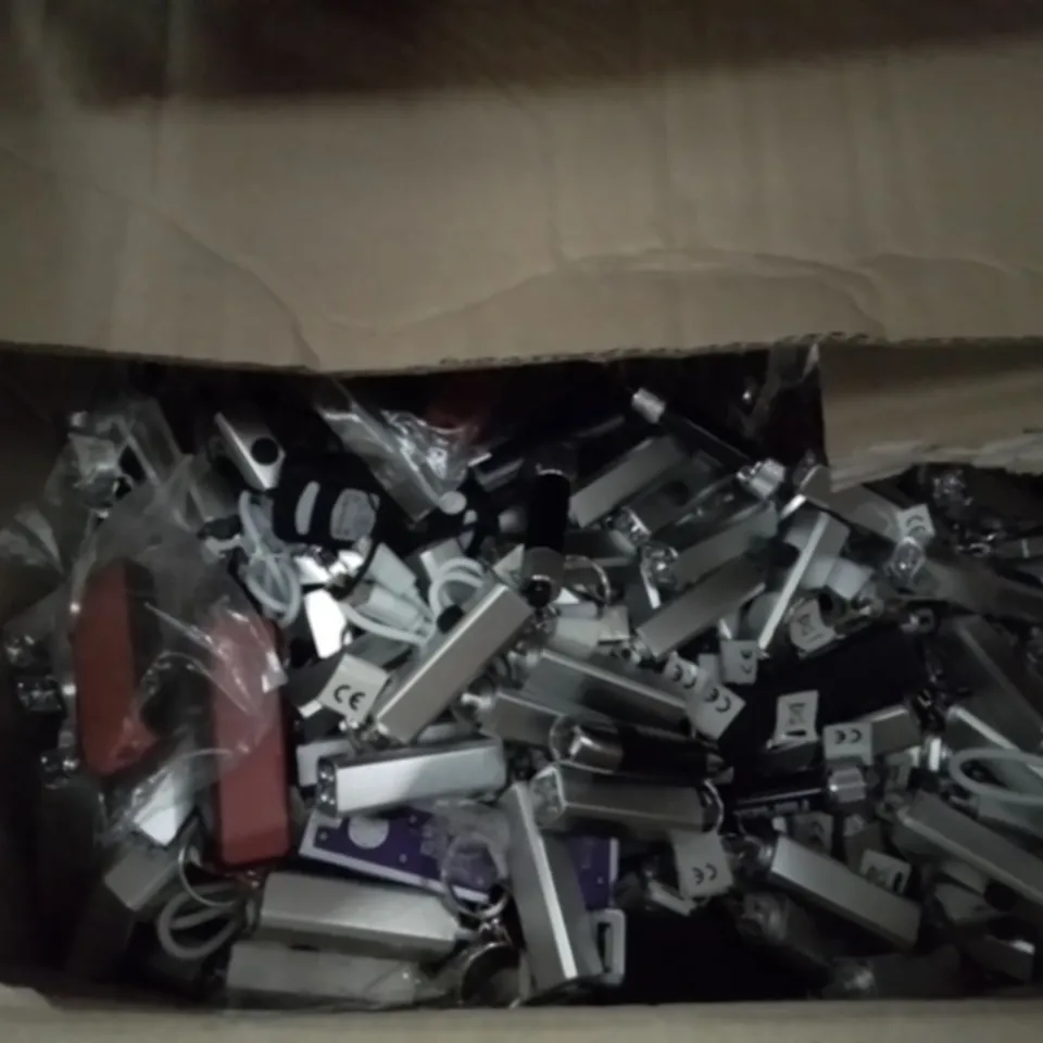 PALLET OF ASSORTED PRODUCTS, INCLUDING, DYSON VACUUM CLEANERS, DYSON VACUUM CLEANER PARTS, NOOK PROTECTIVE COVERS. KEYRING TORCHES, LIGHT FITTINGS. 