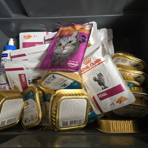 APPROX 15 ASSORTED PET FOODS & TREATS TO INCLUDE ROYAL CANIN, WHISKAS AND DECHRA 