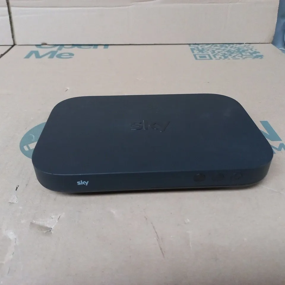 SKY BLACK HUB EM150