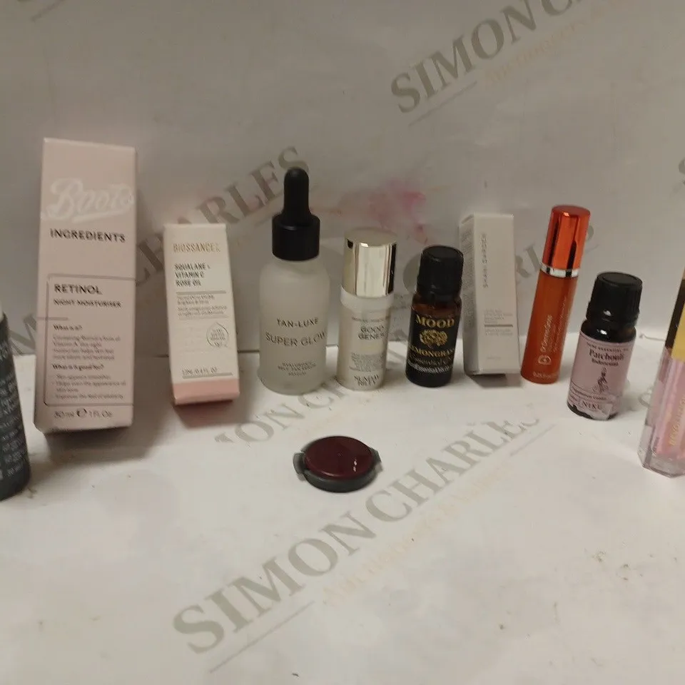BOXED ASSORTMENT OF BEAUTY PRODUCTS INCLUDING LEMONGRASS, PATCHOULI AND ROSE OILS 