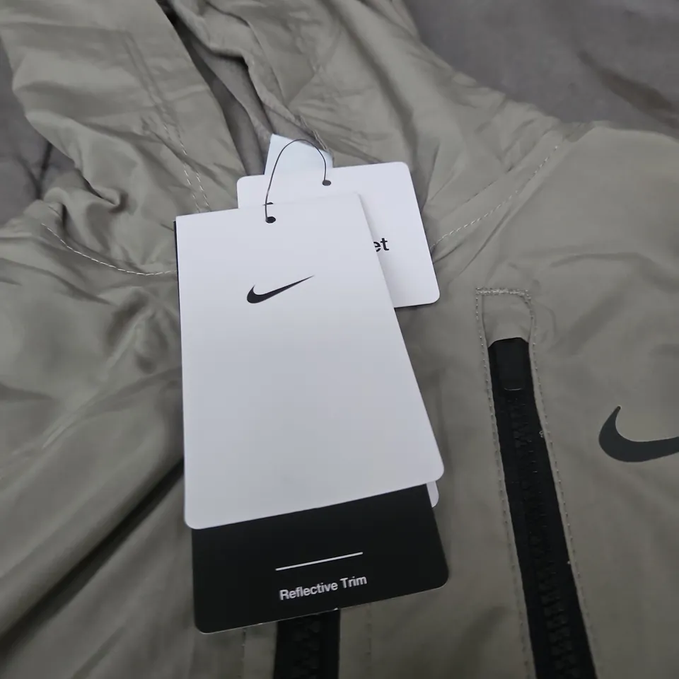 NIKE KIDS' LIGHTWEIGHT JACKET WITH REFLECTIVE TRIM – SIZE 3-4 YEARS
