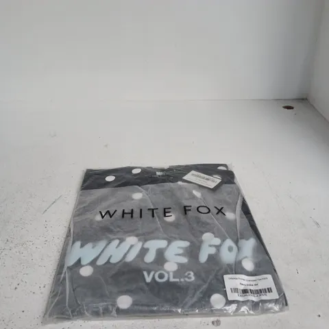 WHITE FOX OFFSTAGE PRINTED OVERSIZED TEE – NAVY POLKA DOT, XS/S (VERIFY MODEL)