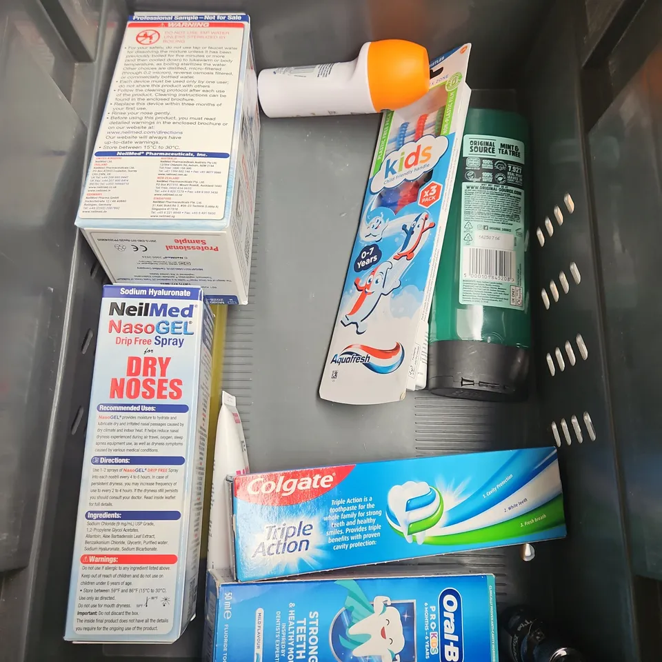 APPROXIMATEY 20 HEALTH AND BEAUTY PRODUCTS TO INCLUDE - L'OREAL ELVIVE SHAMPOO & CONDITIONER - BODYFORM SANITARY PADS - EARTHLY DERM TUMERIC GLOW SOAP - ETC