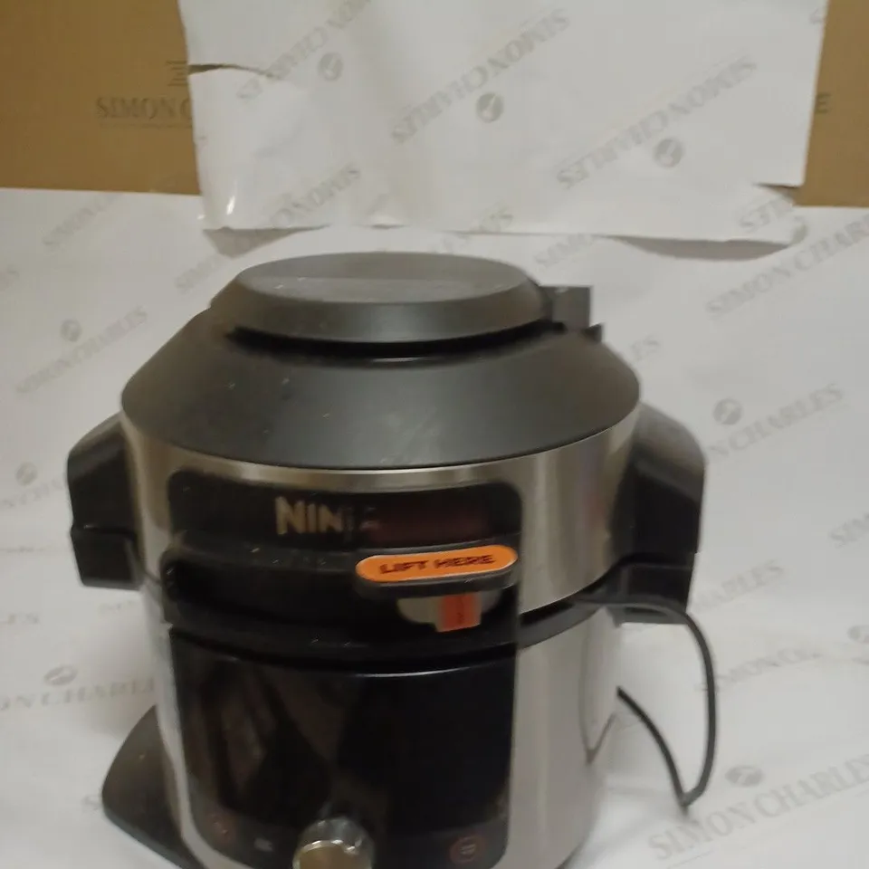 NINJA FOODI SMARTLID 7.5L MULTI COOKER & AIR FRYER RRP £270