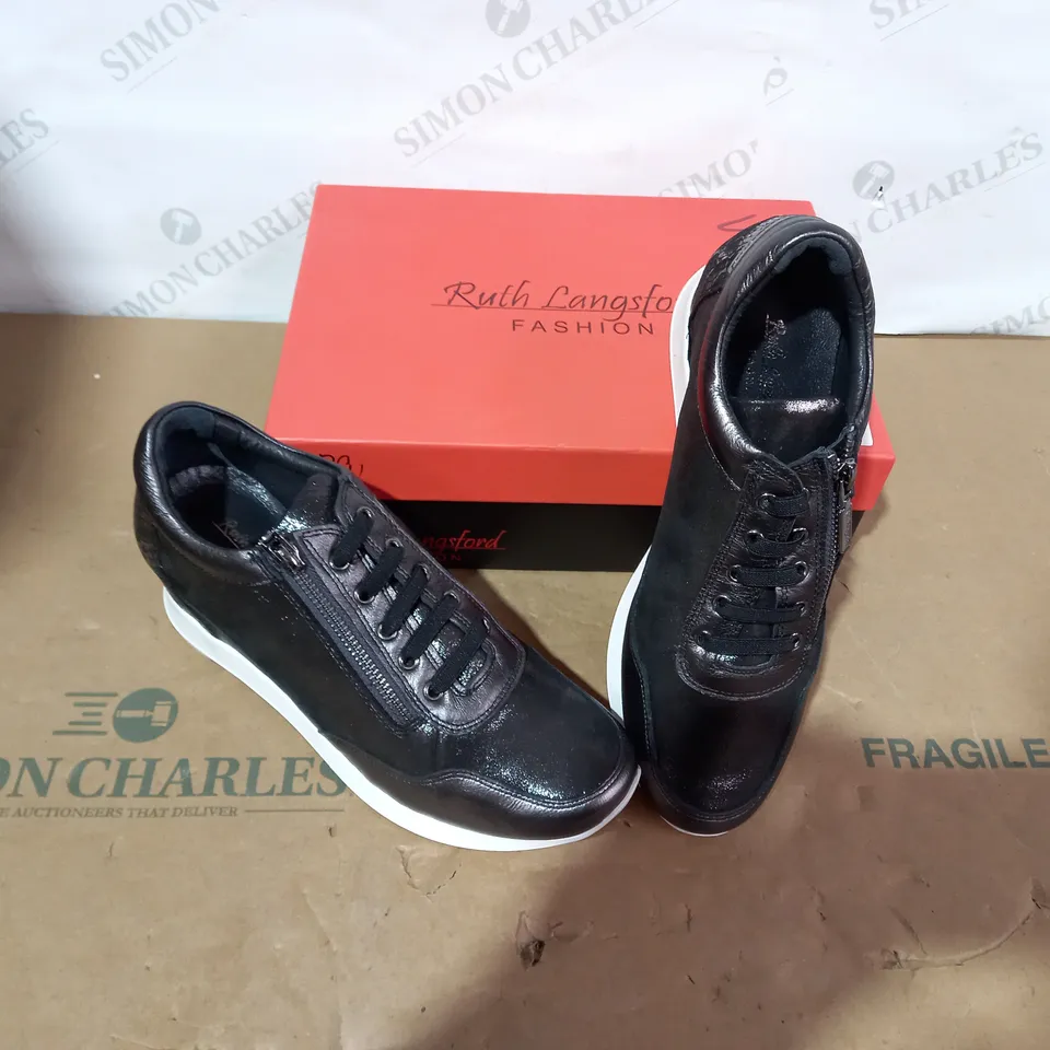 BOXED PAIR OF RUTH LANGSFORD SHOES- SIZE 40