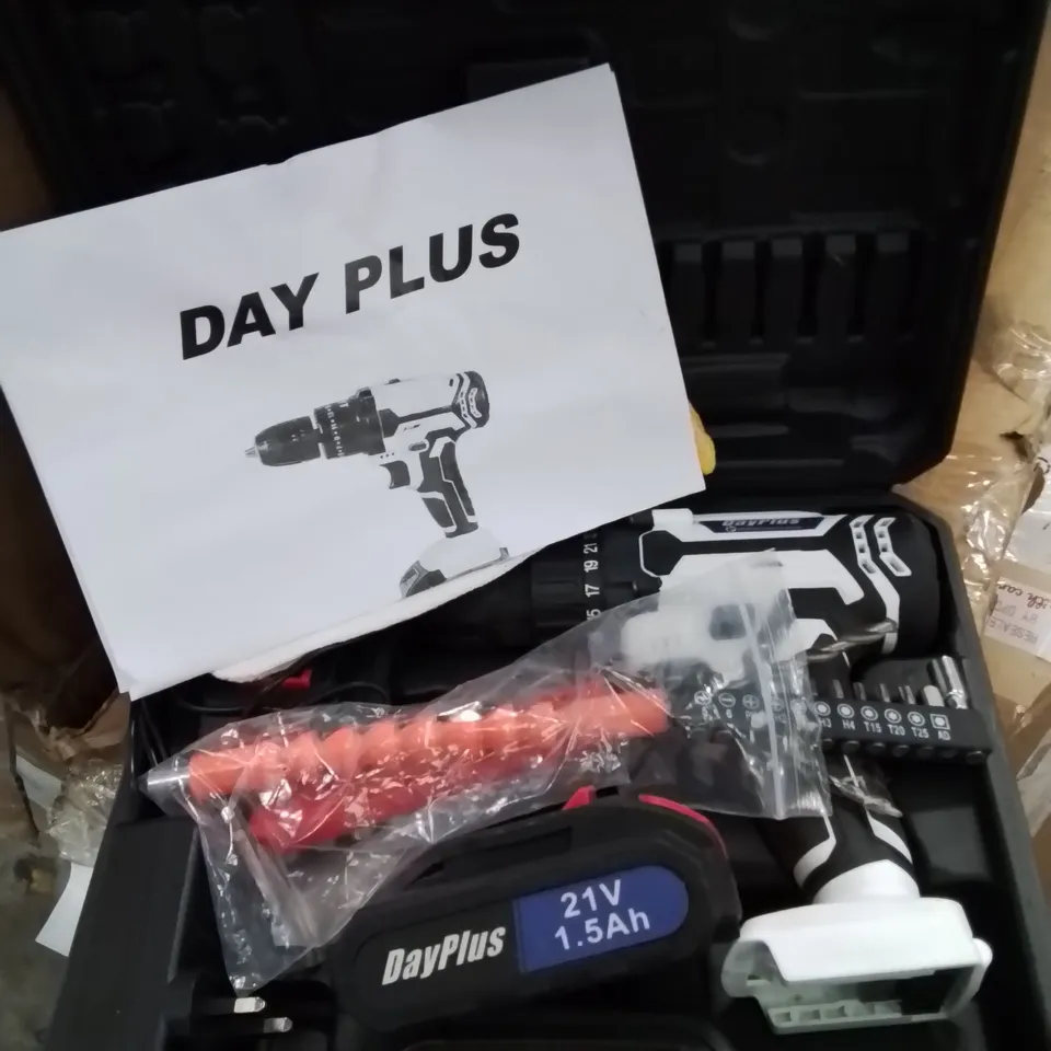BOXED DAYPLUS HANDHELD CORDLESS DRILL SET