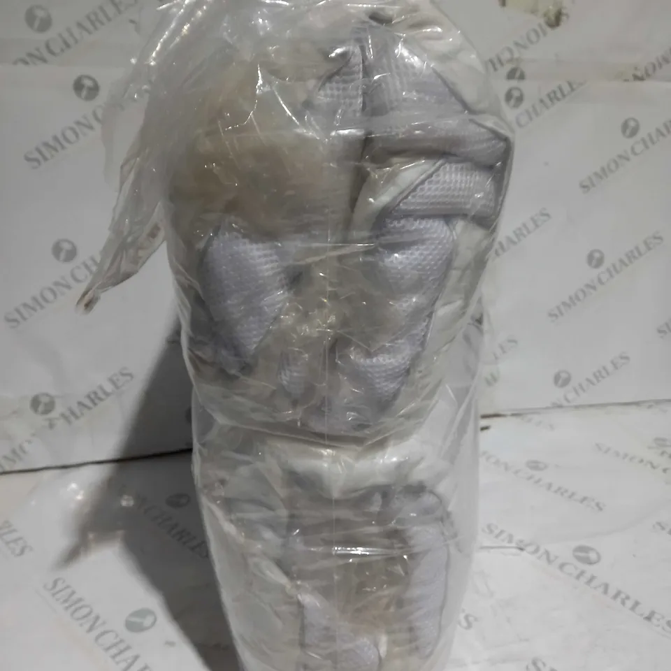 MODERN BEDROOM MAX PILLOW PAIR