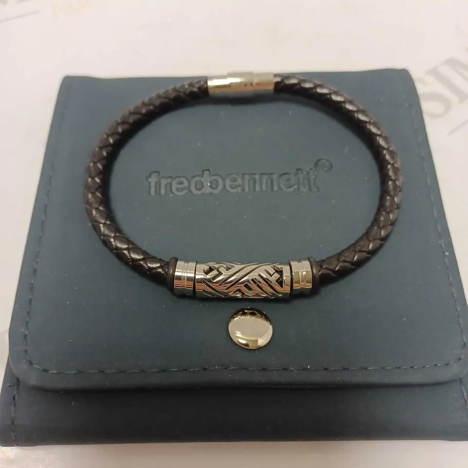 FRED BENNETT BLACK LEATHER CLASP BRACELET