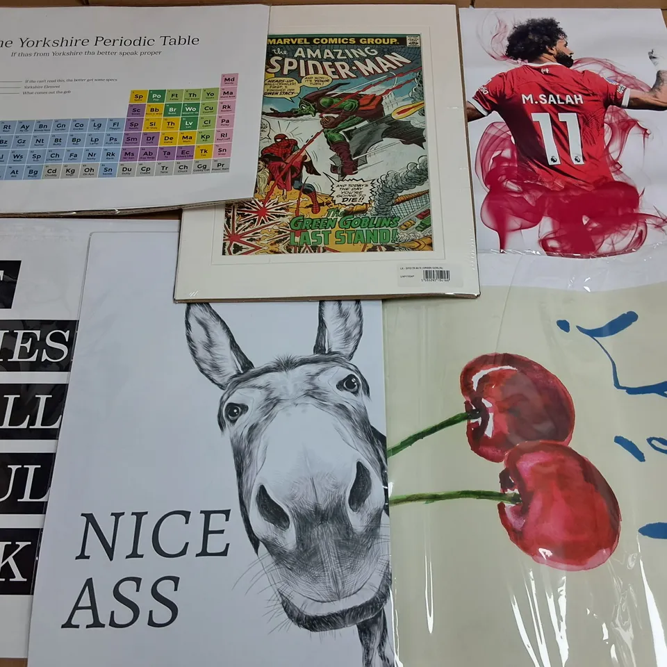 LOT OF ASSORTED ART PIECES TO INCLUDE MEDIA POSTERS, SLOGAN WALL ART AND THE LOVE GAME