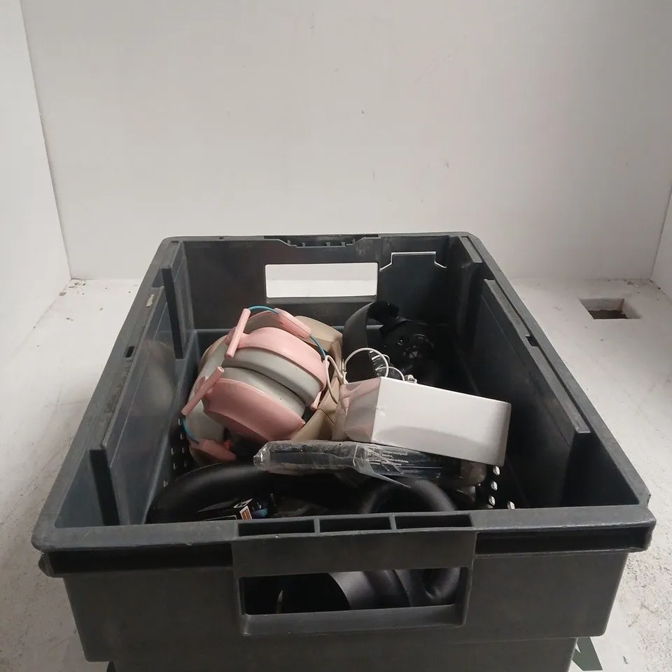 TOTE OF APPROXIMATELY 15 ASSORTED HEADPHONE/RELATED ITEMS TO INCLUDE SONY, SOUNDCORE ETC