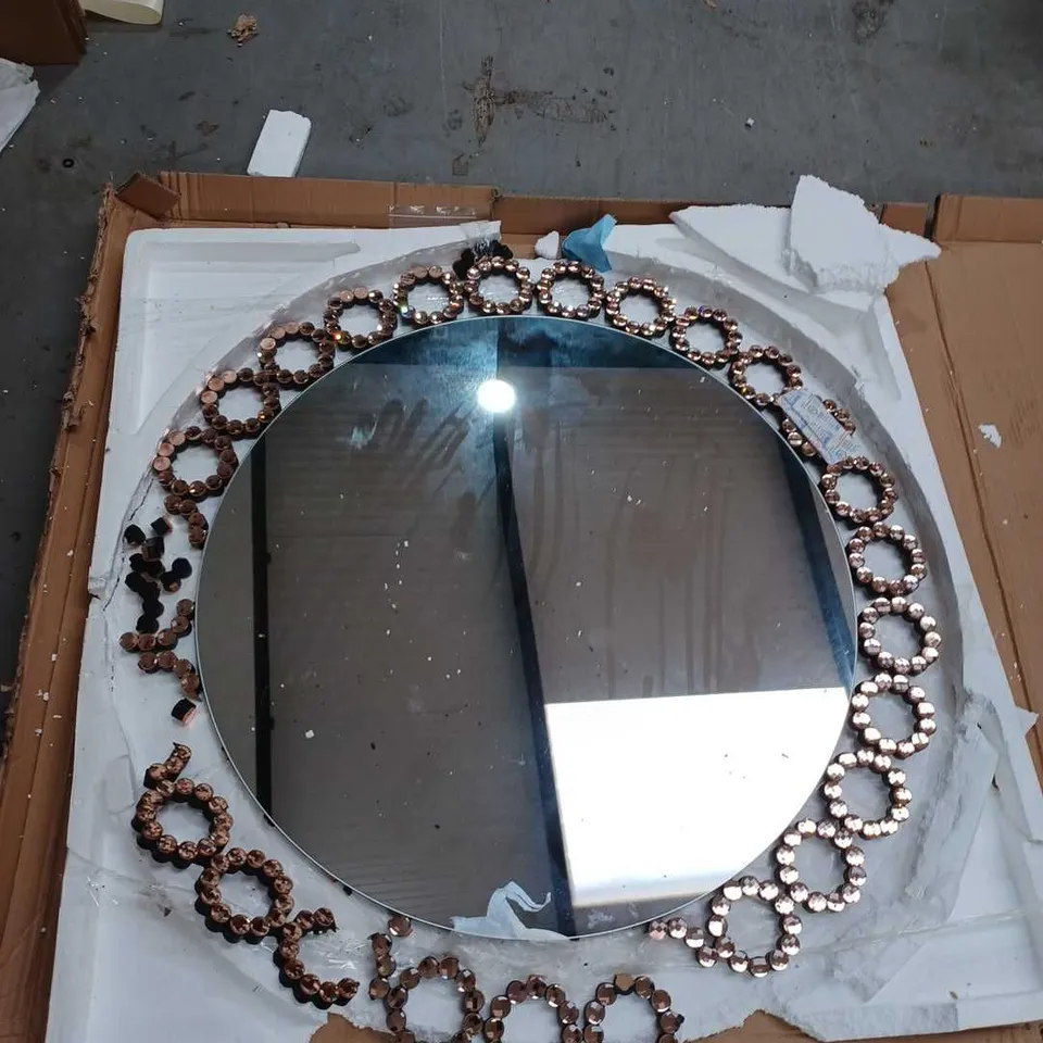 OUTLET JULIEN MACDONALD CIRCULAR CRYSTAL WALL MIRROR - COLLECTION ONLY