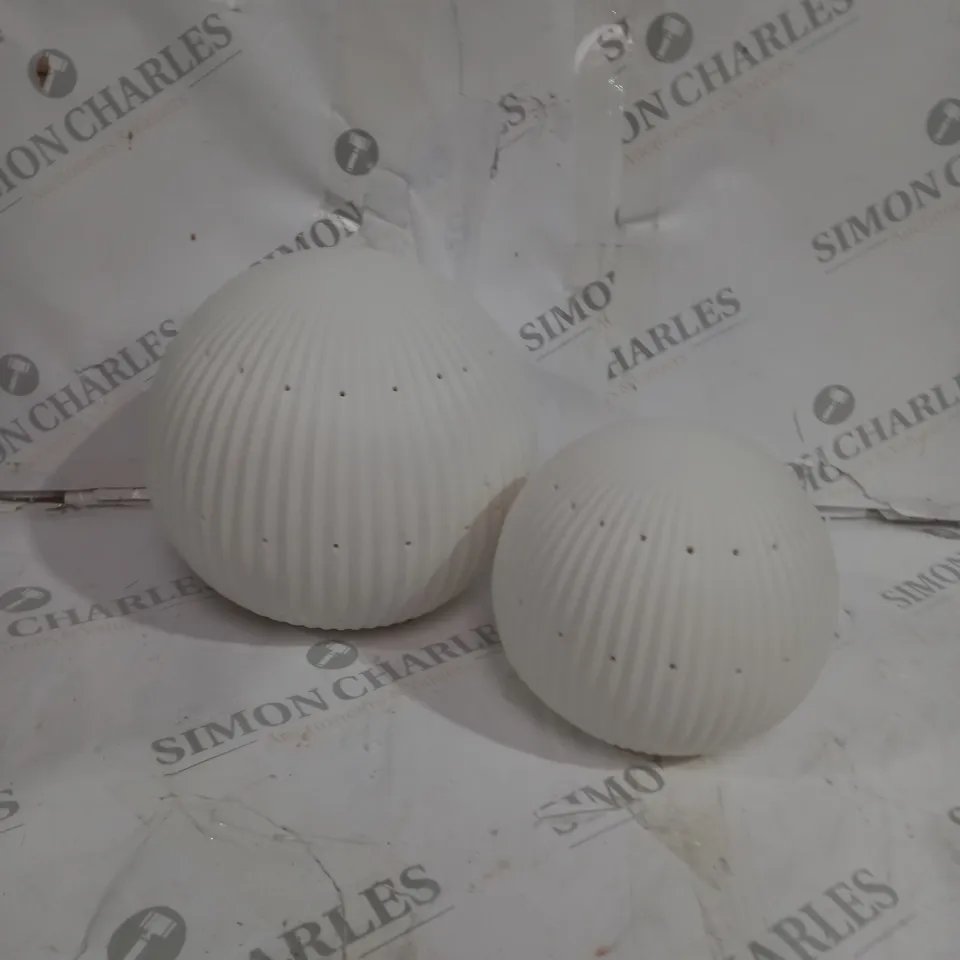 K BY KELLY HOPPEN SET OF 2 LIGHT UP ORNAMENTS, WHITE SPHERES BATTERIES INCLUDED