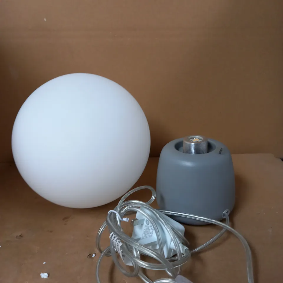 WHITE BALL TABLE LAMP