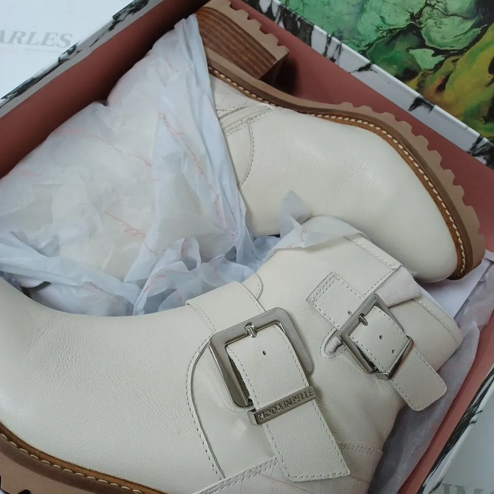 BOXED MODA IN PELLE CORNELIA BIKER BOOTS, CREAM - SIZE 6