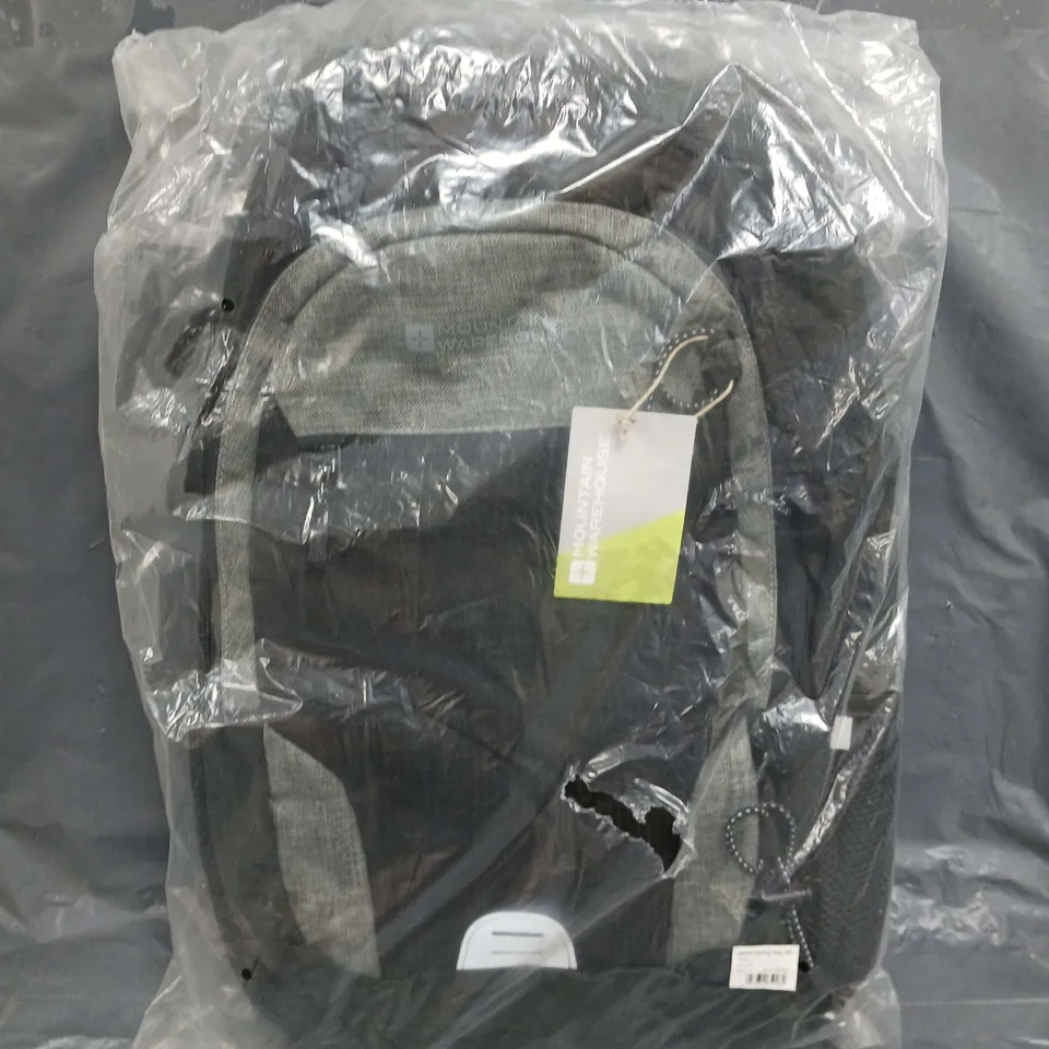 MOUNTAIN WAREHOUSE QUEST LAPTOP BAG 30L IN BLACK MULTI