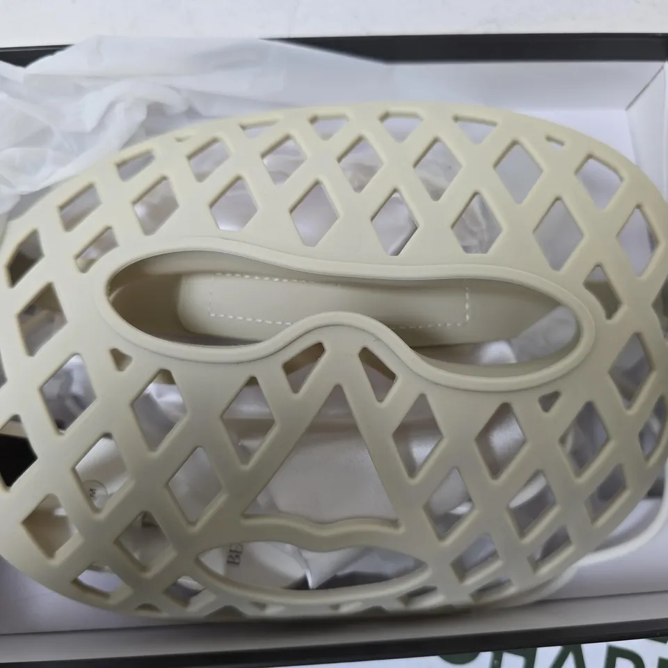 BOXED BEAULUXE SPECTRAGLOW 7 LED MASK