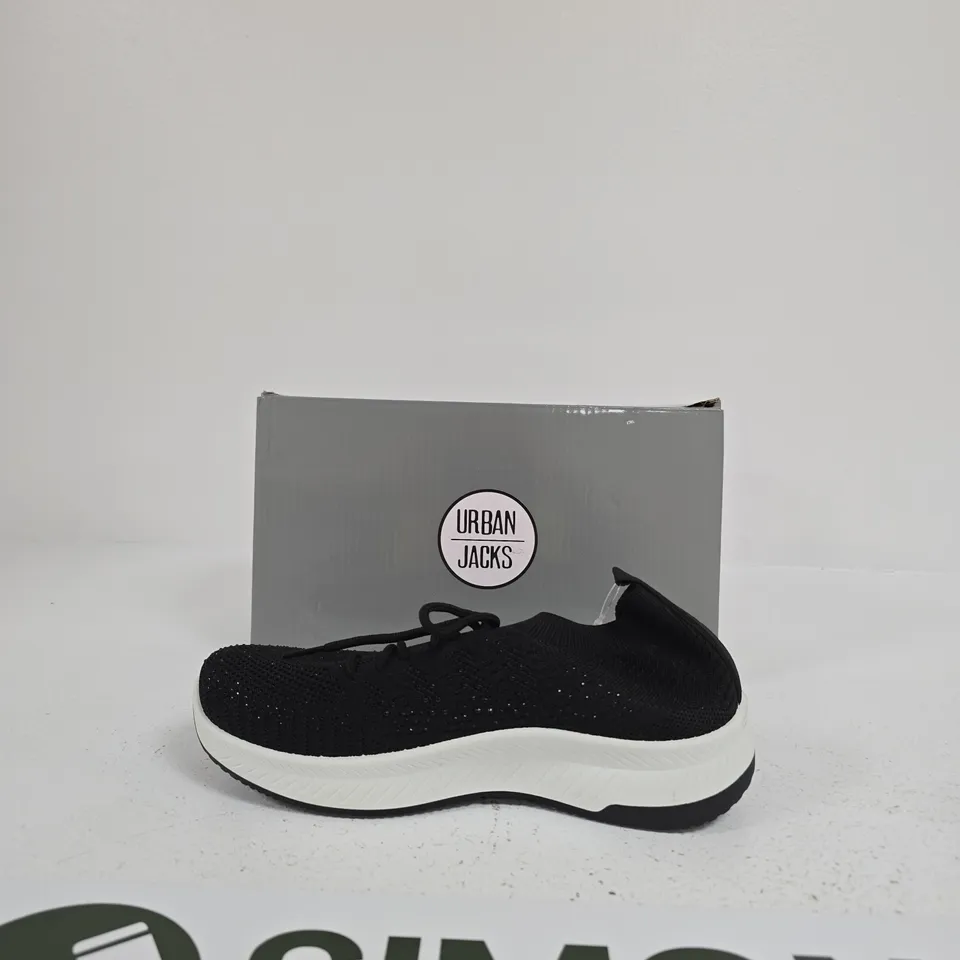 URBAN JACKS BLACK KNIT SNEAKERS – BOXED SIZE 6